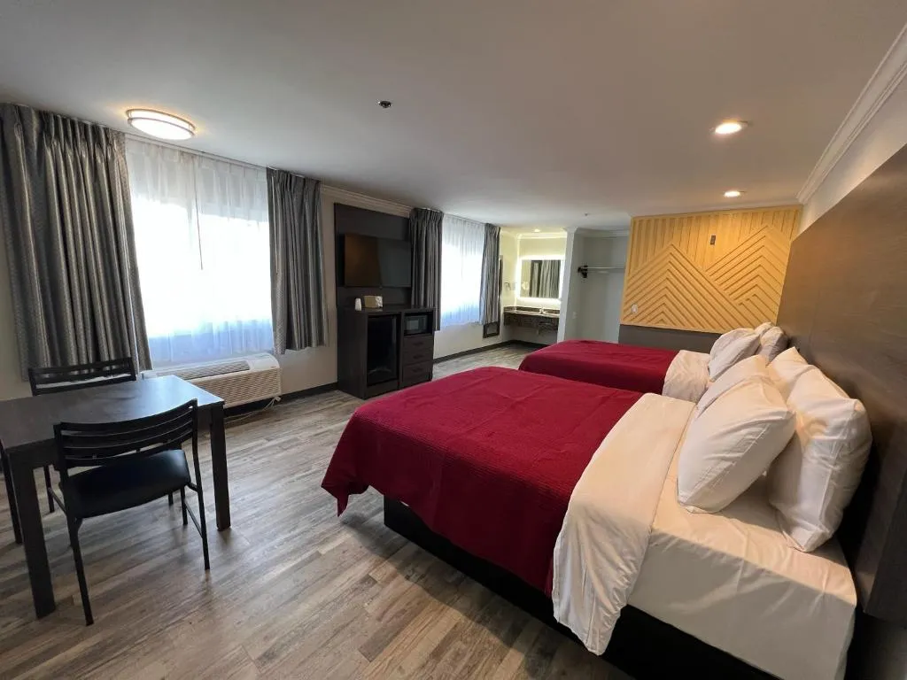 Deluxe Queen Room with Two Queen Beds